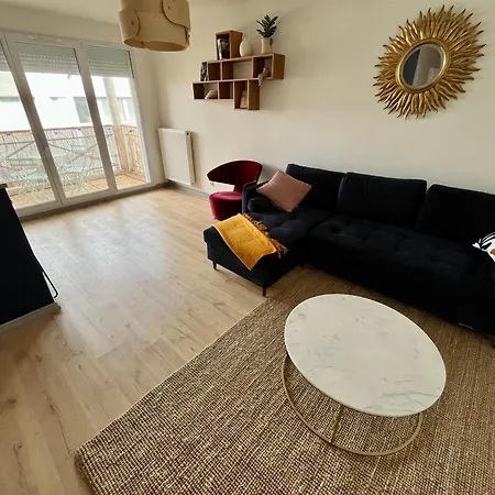 Eclat Contemporain -310 Апартаменты